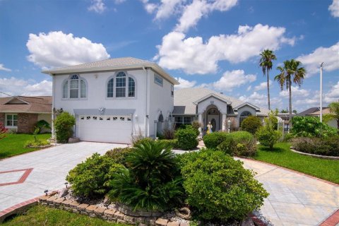 House in Palm Coast, Florida 4 bedrooms, 254.37 sq.m. № 2238045 - photo 28