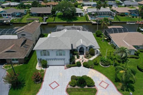 House in Palm Coast, Florida 4 bedrooms, 254.37 sq.m. № 2238045