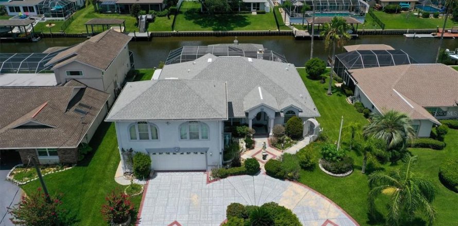 House in Palm Coast, Florida 4 bedrooms, 254.37 sq.m. № 2238045