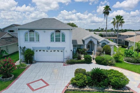 House in Palm Coast, Florida 4 bedrooms, 254.37 sq.m. № 2238045 - photo 8