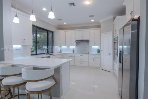 House in Miramar, Florida 5 bedrooms, 395.95 sq.m. № 2007059 - photo 12