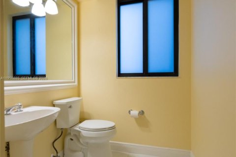 House in Miramar, Florida 5 bedrooms, 395.95 sq.m. № 2007059 - photo 23