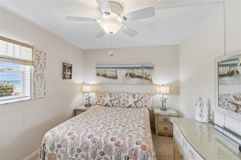 Condo in Indian Rocks Beach, Florida, 2 bedrooms № 2100708 - photo 9