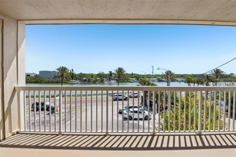 Condo in Indian Rocks Beach, Florida, 2 bedrooms № 2100708 - photo 14
