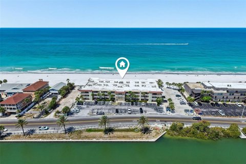 Condo in Indian Rocks Beach, Florida, 2 bedrooms № 2100708 - photo 26