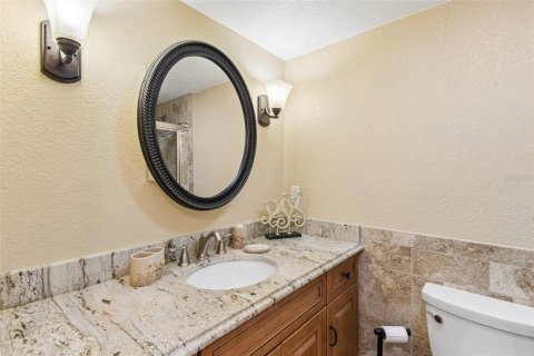 Condo in Indian Rocks Beach, Florida, 2 bedrooms № 2100708 - photo 12