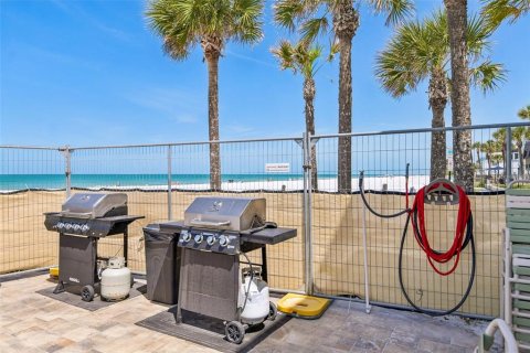 Condo in Indian Rocks Beach, Florida, 2 bedrooms № 2100708 - photo 18