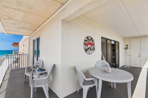 Condo in Indian Rocks Beach, Florida, 2 bedrooms № 2100708 - photo 16