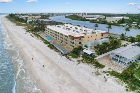 Condo in Indian Rocks Beach, Florida, 2 bedrooms № 2100708 - photo 29