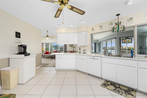 House in Port Charlotte, Florida 3 bedrooms, 261.06 sq.m. № 1421012 - photo 15