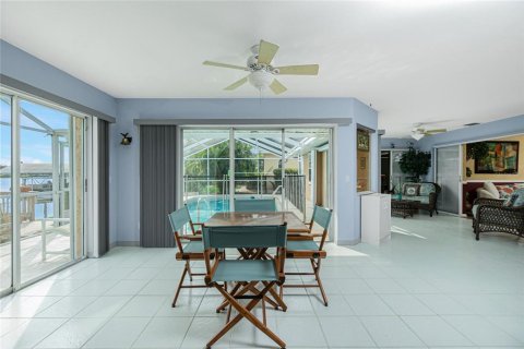 House in Port Charlotte, Florida 3 bedrooms, 261.06 sq.m. № 1421012 - photo 23