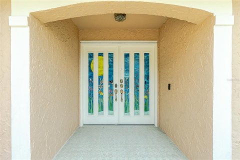 House in Port Charlotte, Florida 3 bedrooms, 261.06 sq.m. № 1421012 - photo 2