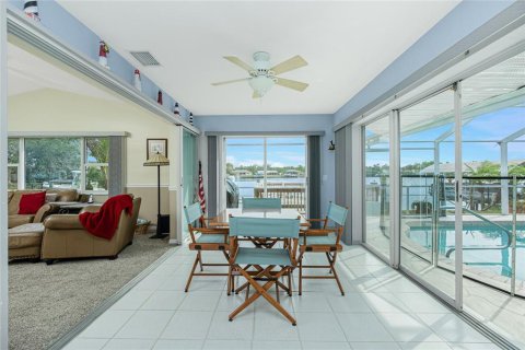 House in Port Charlotte, Florida 3 bedrooms, 261.06 sq.m. № 1421012 - photo 25