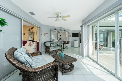 House in Port Charlotte, Florida 3 bedrooms, 261.06 sq.m. № 1421012 - photo 28