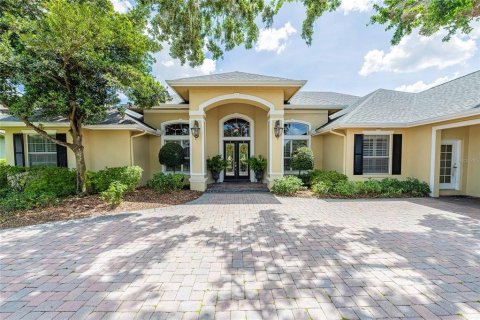 House in Lakeland, Florida 4 bedrooms, 415.92 sq.m. № 1740364 - photo 1