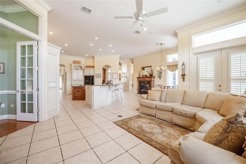 House in Lakeland, Florida 4 bedrooms, 415.92 sq.m. № 1740364 - photo 14