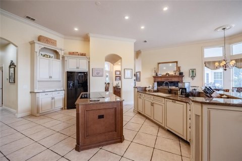House in Lakeland, Florida 4 bedrooms, 415.92 sq.m. № 1740364 - photo 8