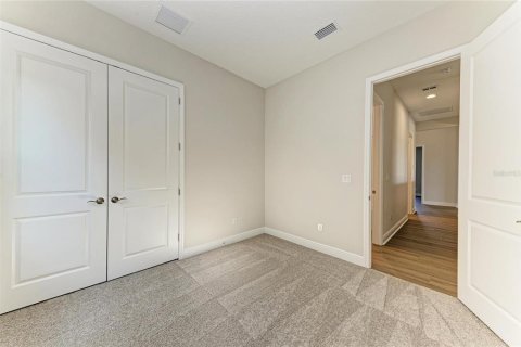 Casa en venta en Zephyrhills, Florida, 4 dormitorios, 294.41 m2 № 2236040 - foto 27