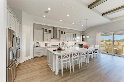 Casa en venta en Zephyrhills, Florida, 4 dormitorios, 294.41 m2 № 2236040 - foto 2