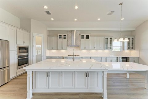 Casa en venta en Zephyrhills, Florida, 4 dormitorios, 294.41 m2 № 2236040 - foto 13