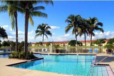 Condominio en alquiler en Sunrise, Florida, 1 dormitorio, 69.03 m2 № 1892992 - foto 12