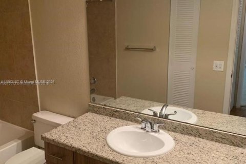 Condominio en alquiler en Sunrise, Florida, 1 dormitorio, 69.03 m2 № 1892992 - foto 7