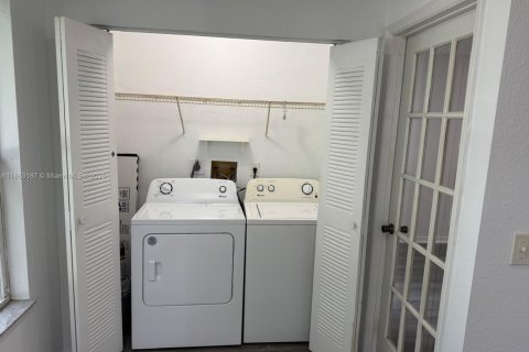 Condominio en alquiler en Sunrise, Florida, 1 dormitorio, 69.03 m2 № 1892992 - foto 16