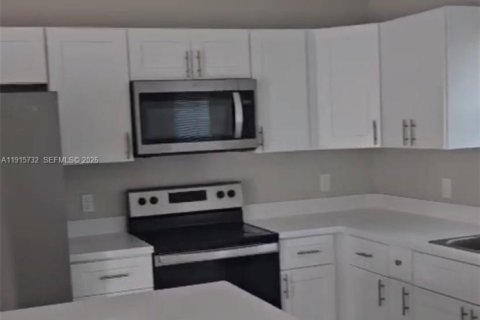 Villa ou maison à vendre à Lehigh Acres, Floride: 3 chambres № 1973340 - photo 7