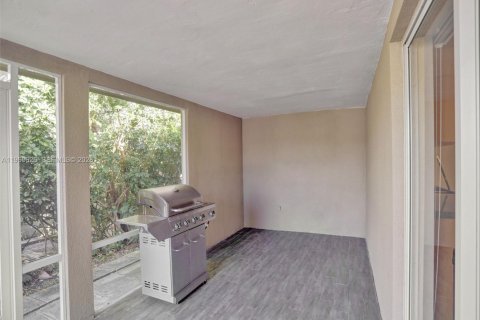 Casa en alquiler en Pompano Beach, Florida, 3 dormitorios, 179.86 m2 № 2030553 - foto 24