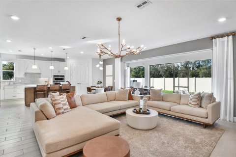 Casa en venta en Zephyrhills, Florida, 3 dormitorios, 244.8 m2 № 1899756 - foto 2