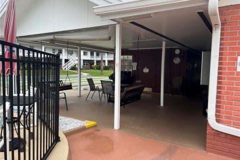 Condo in New Port Richey, Florida, 2 bedrooms  № 1637687 - photo 17