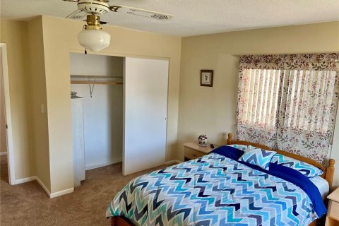 Condo in New Port Richey, Florida, 2 bedrooms  № 1637687 - photo 16