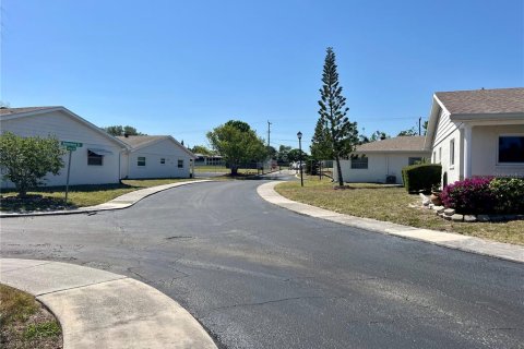 Condo in New Port Richey, Florida, 2 bedrooms  № 1637687 - photo 25