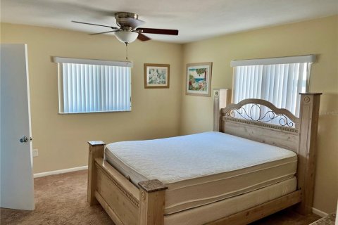 Condo in New Port Richey, Florida, 2 bedrooms  № 1637687 - photo 15