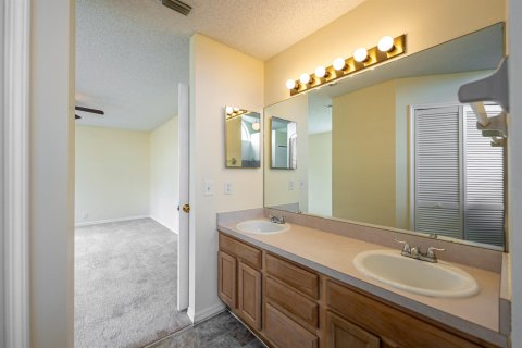 House in Sebastian, Florida 3 bedrooms, 136.47 sq.m. № 2146006 - photo 20
