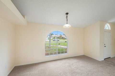 House in Sebastian, Florida 3 bedrooms, 136.47 sq.m. № 2146006 - photo 7