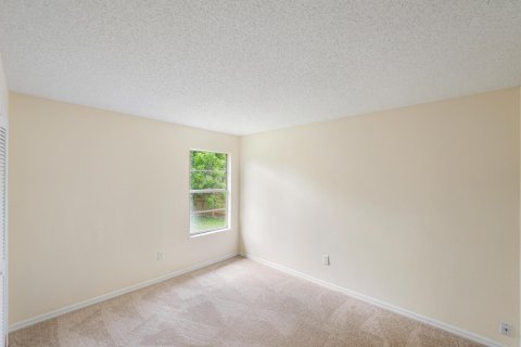 House in Sebastian, Florida 3 bedrooms, 136.47 sq.m. № 2146006 - photo 24