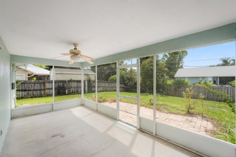 House in Sebastian, Florida 3 bedrooms, 136.47 sq.m. № 2146006 - photo 27