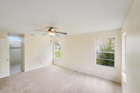 House in Sebastian, Florida 3 bedrooms, 136.47 sq.m. № 2146006 - photo 15
