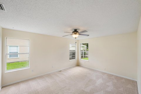 House in Sebastian, Florida 3 bedrooms, 136.47 sq.m. № 2146006 - photo 17