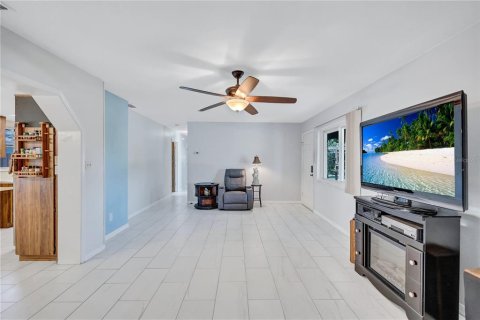 Casa en venta en Saint Petersburg, Florida, 3 dormitorios, 113.71 m2 № 1749560 - foto 13
