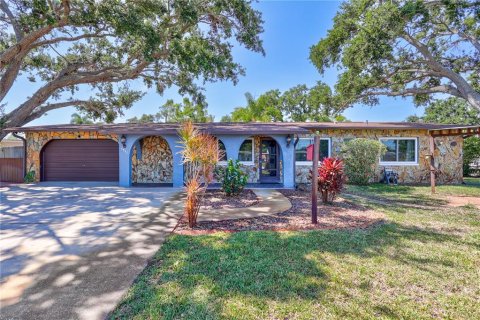 Casa en venta en Saint Petersburg, Florida, 3 dormitorios, 113.71 m2 № 1749560 - foto 1