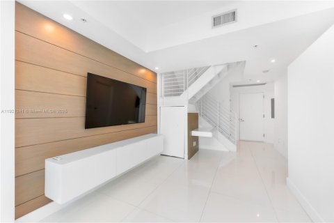 Copropriété à vendre à Miami, Floride: 3 chambres, 128.76 m2 № 1974148 - photo 11