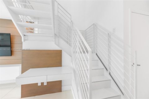 Copropriété à vendre à Miami, Floride: 3 chambres, 128.76 m2 № 1974148 - photo 6