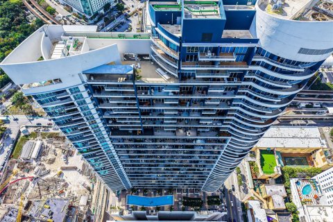 Copropriété à vendre à Miami, Floride: 3 chambres, 128.76 m2 № 1974148 - photo 2