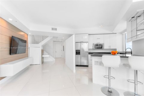 Copropriété à vendre à Miami, Floride: 3 chambres, 128.76 m2 № 1974148 - photo 12