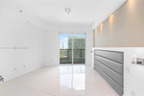 Copropriété à vendre à Miami, Floride: 3 chambres, 128.76 m2 № 1974148 - photo 29