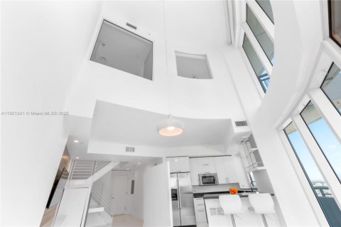 Copropriété à vendre à Miami, Floride: 3 chambres, 128.76 m2 № 1974148 - photo 21