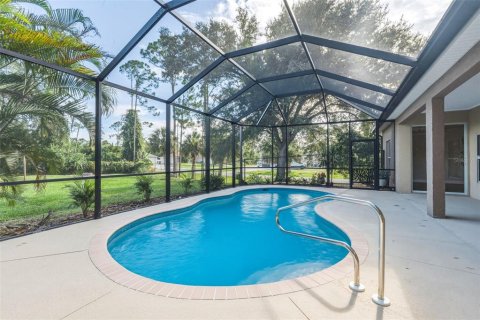 House in North Port, Florida 4 bedrooms, 208.94 sq.m. № 2339500 - photo 3