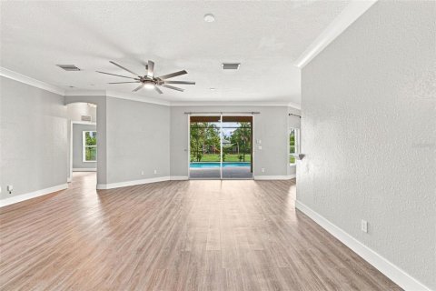 House in North Port, Florida 4 bedrooms, 208.94 sq.m. № 2339500 - photo 20